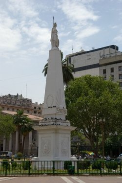     .  (Plaza de Mayo, Microcenter), -