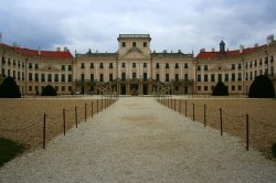 Дворец Эстерхази (Eszterhazy Palace)