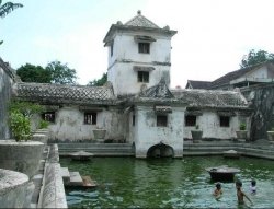     (Taman Sari Water Palace), 